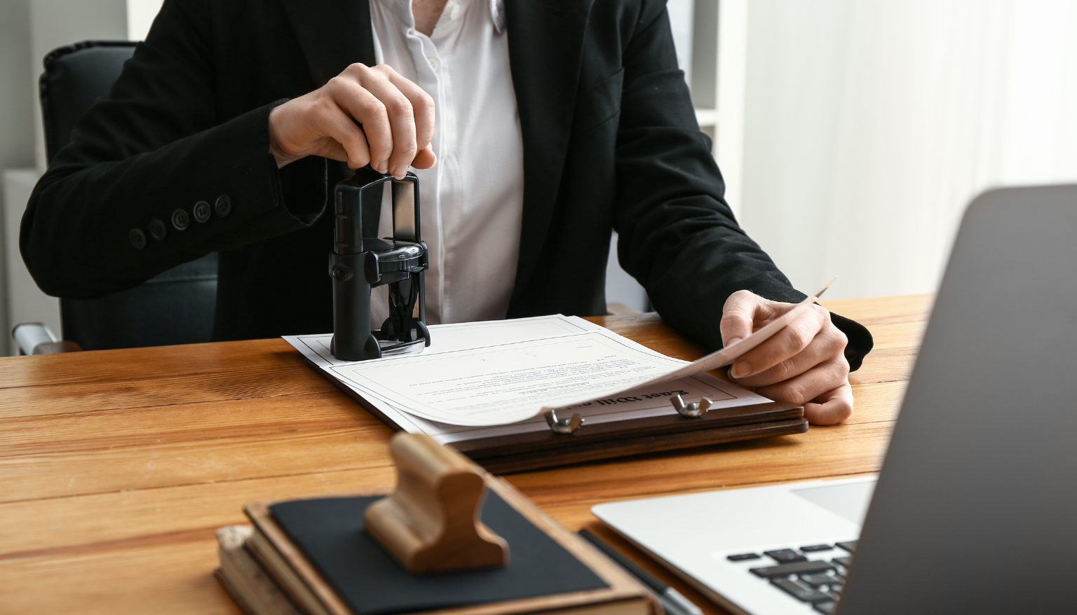 Online Notary for Expats in Al Wasl Dubai – Fast & Secure