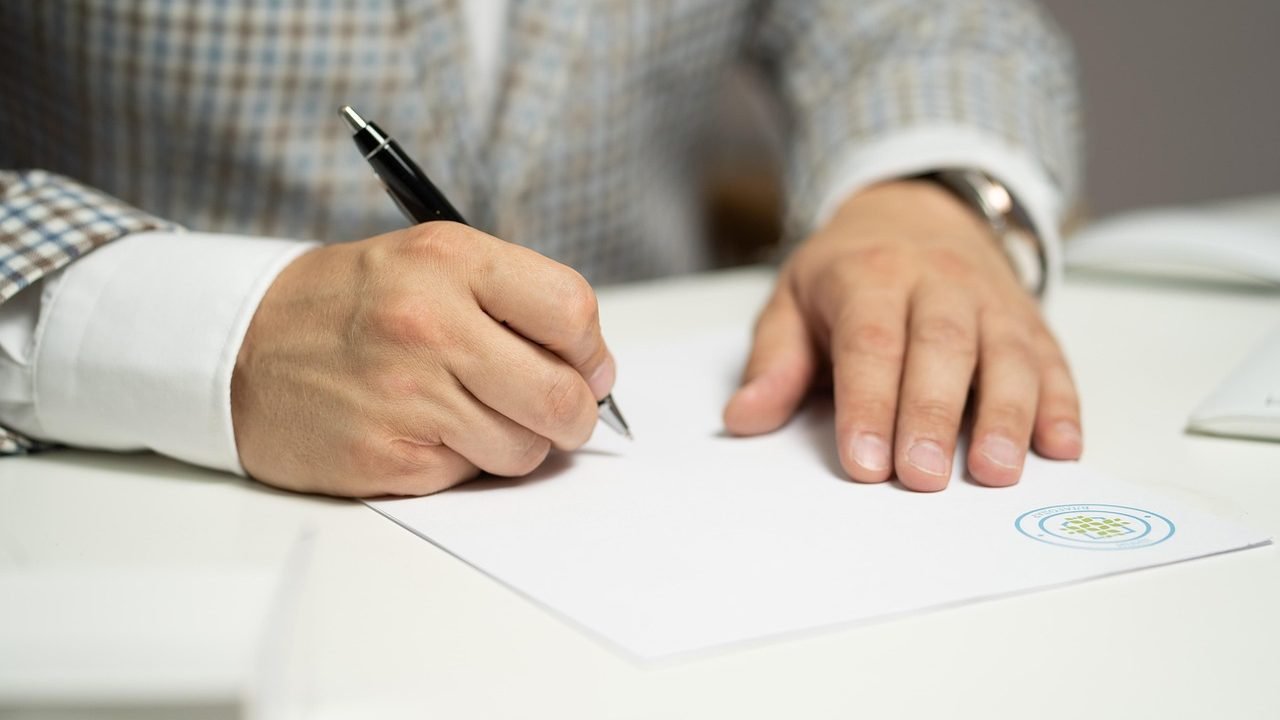 Notary for Closing Documents in Dubai: What to Bring and How It Works 3 Notary for Closing Documents in Dubai: What to Bring and How It Works